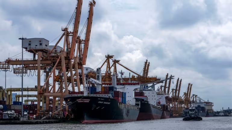 Đông Nam Á chống trả ‘cơn lũ’ hàng giá rẻ từ Trung Quốc – Bài 2: Ảnh hưởng chuỗi