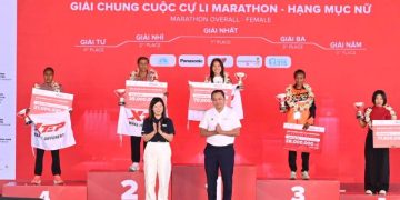Phạm Thị Hồng Lệ giành giải nhất chung cuộc cự ly Marathon